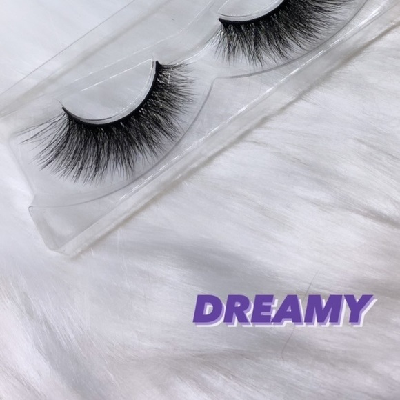Lashes- Style: Dreamy - Picture 3 of 3
